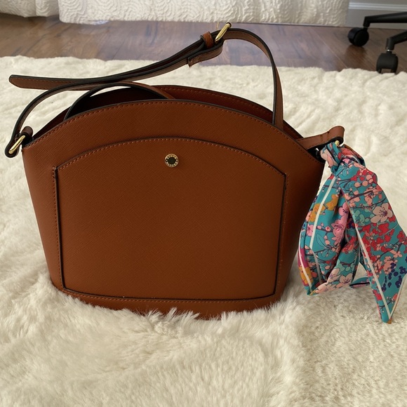 Super cute Steve Madden bag with adjustable bow that you can use as accessory! - Picture 2 of 2